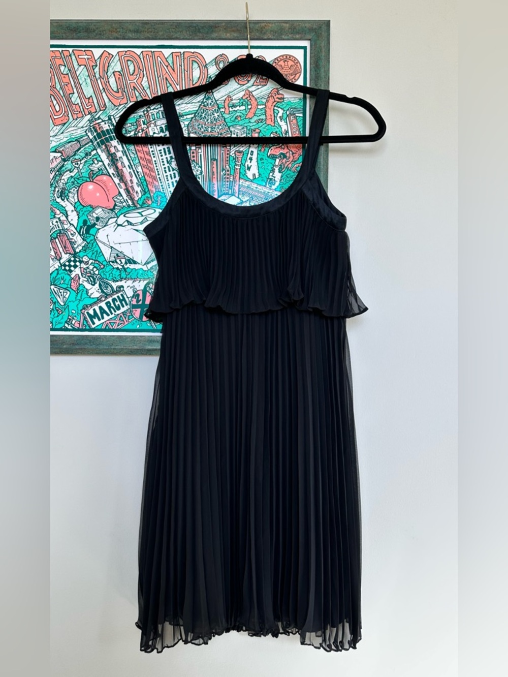 White House Black Market Women’s Black Pleated Sleeveless Chiffon Dress Size 2